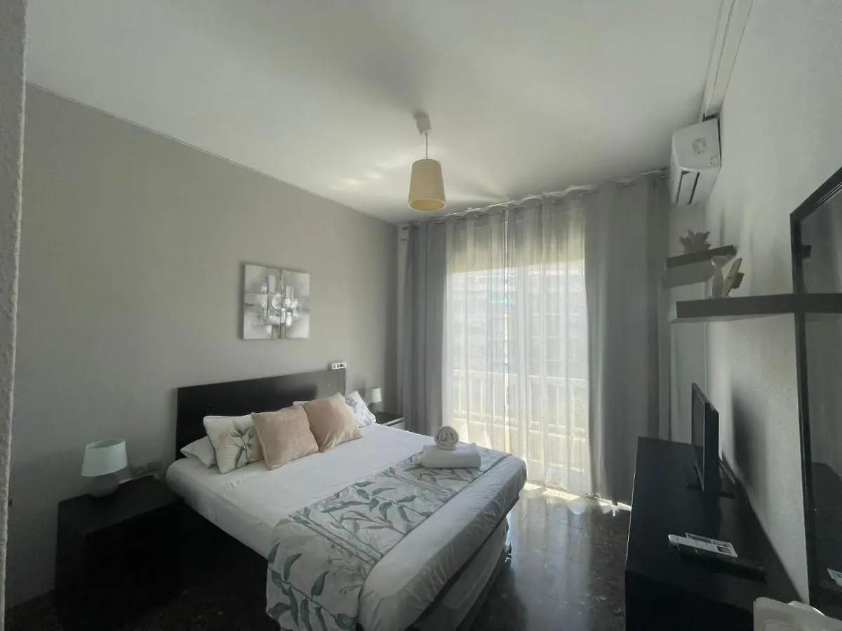 Family-Friendly Home In Central Barcelona 4Bdr Apartament