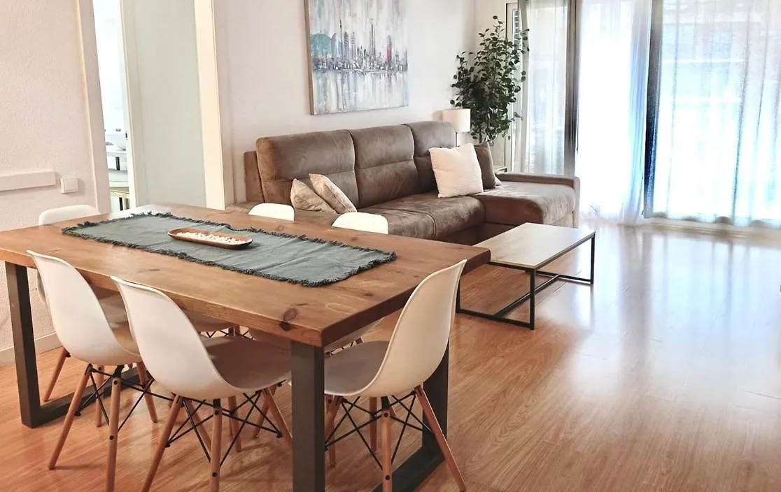 Family-Friendly Home In Central Barcelona 4Bdr Hiszpania