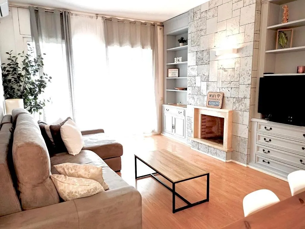 Family-Friendly Home In Central Barcelona 4Bdr Apartament